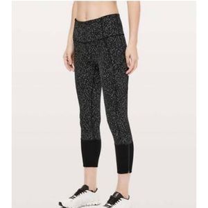 NWT Lululemon Rebel Runner Crop Size 6